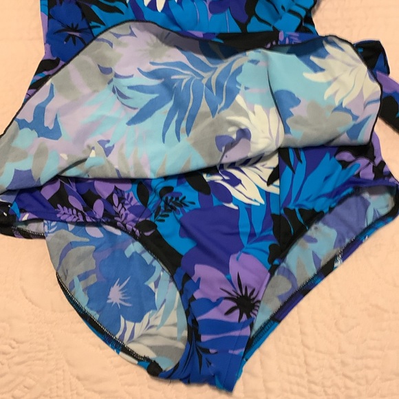 Maxine of Hollywood size 14 FLORAL slimming skirted swimsuit maillot dress EUC - Picture 3 of 10